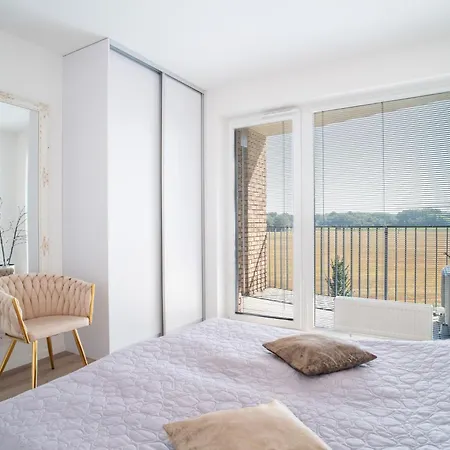 Modern Beautiful Close To The Center Daire