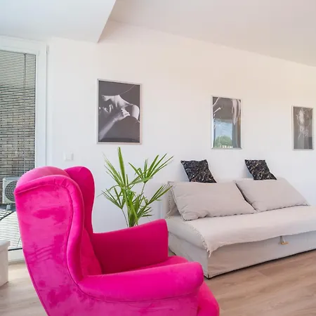 Modern Beautiful Close To The Center ブラチスラヴァ