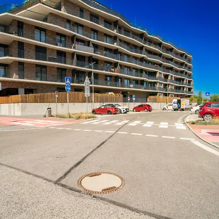 Modern Beautiful Close To The Center Bratysława