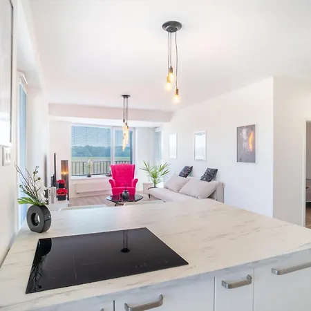 Modern Beautiful Close To The Center * Bratysława