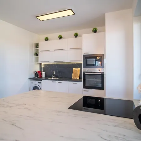 Modern Beautiful Close To The Center Apartamento *