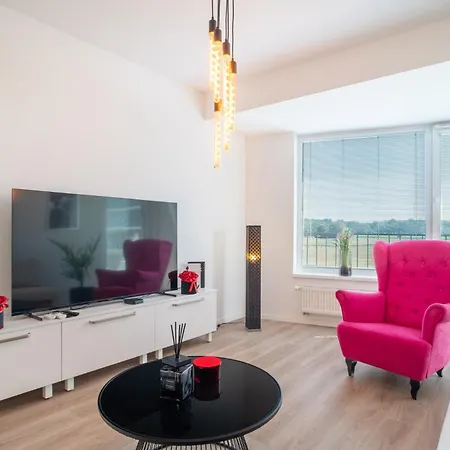 Modern Beautiful Close To The Center Apartamento